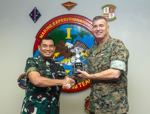 AFN Aviano Radio News: Former 31 FW Commanders Visit Aviano