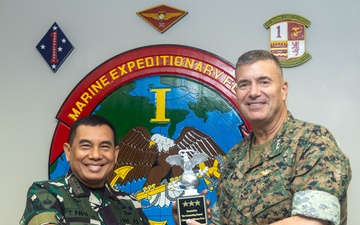I MEF CG meets with Indonesian KORMAR Commandant