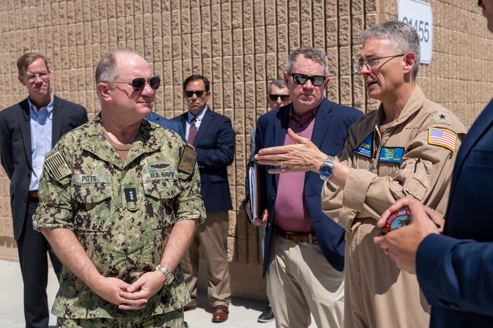 Vice Adm. Pitts Gains Insight into Weapons Division’s Strategic Impact
