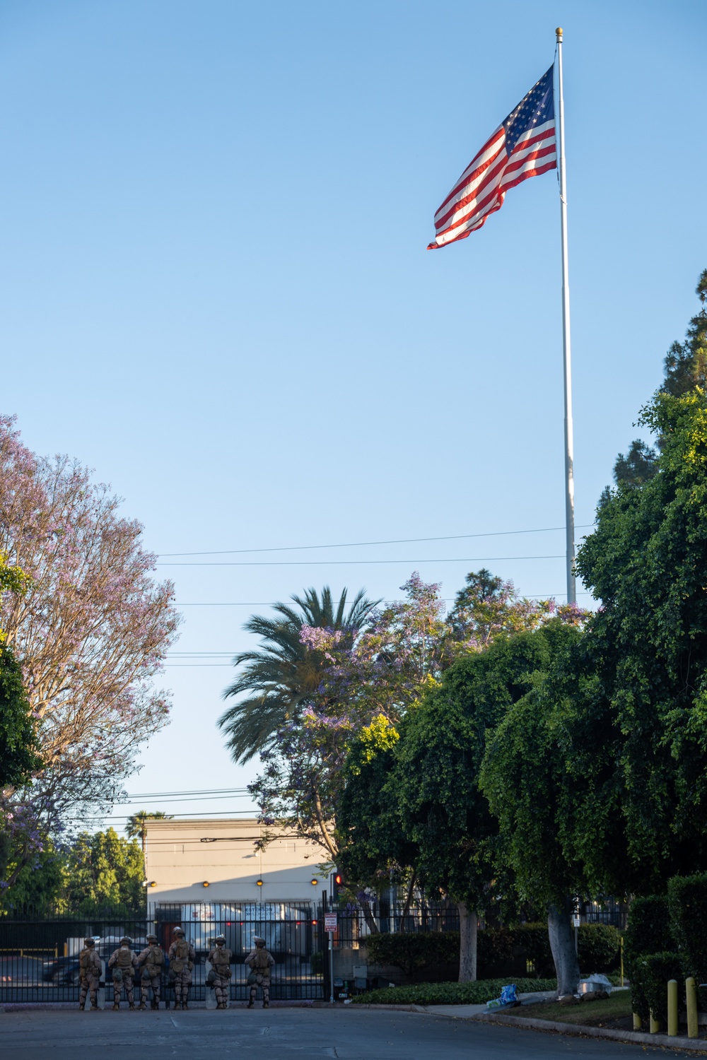 U.S. Marines guard federal building to assist California Army National Guard