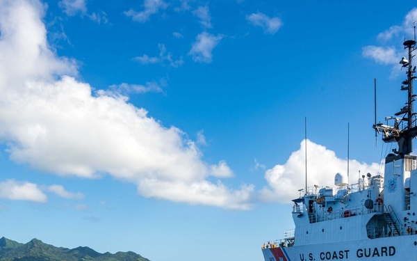 U.S. Coast Guard Harriet Lane (WMEC 903), Cook Island Shipriders conduct Fishery Boardings