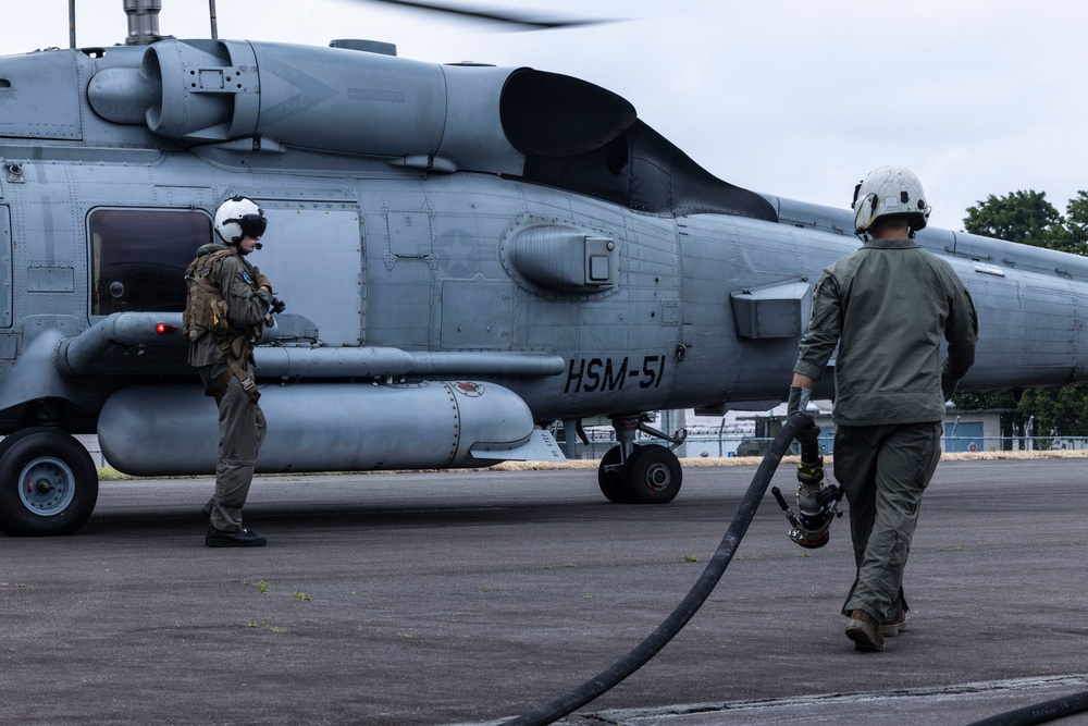 HMH-462 perform ADGR for Fuji Viper