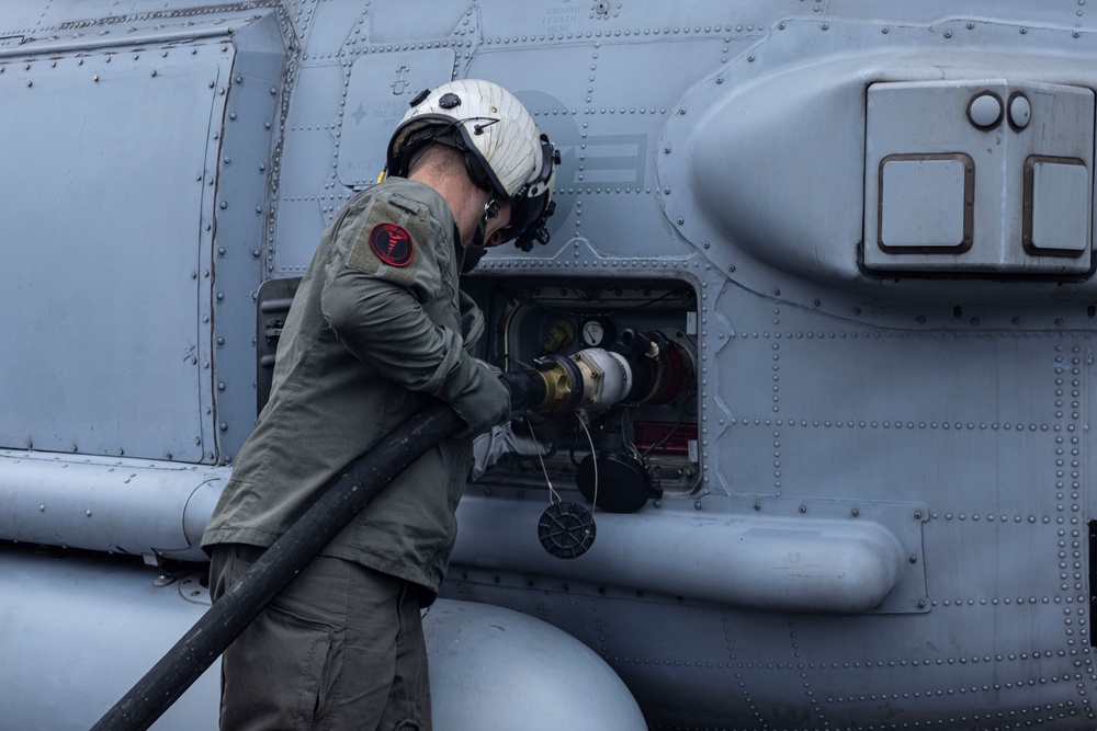 HMH-462 perform ADGR for Fuji Viper