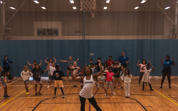 Little Rams, Ready To Go: Los Angeles Rams cheerleaders visit MCBH