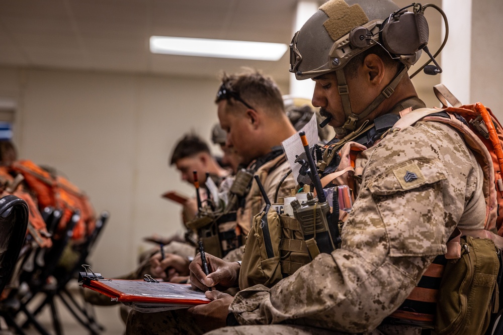 ITX 3-25: 4th Marine Division Commanding General Visits Marines at Range 400