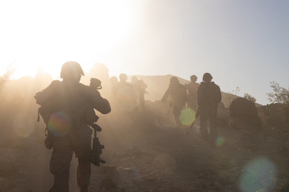 ITX 3-25: 4th Marine Division Commanding General Visits Marines at Range 400