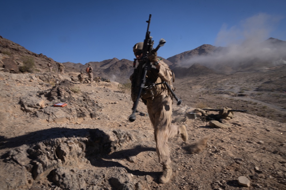 ITX 3-25: 4th Marine Division Commanding General Visits Marines at Range 400