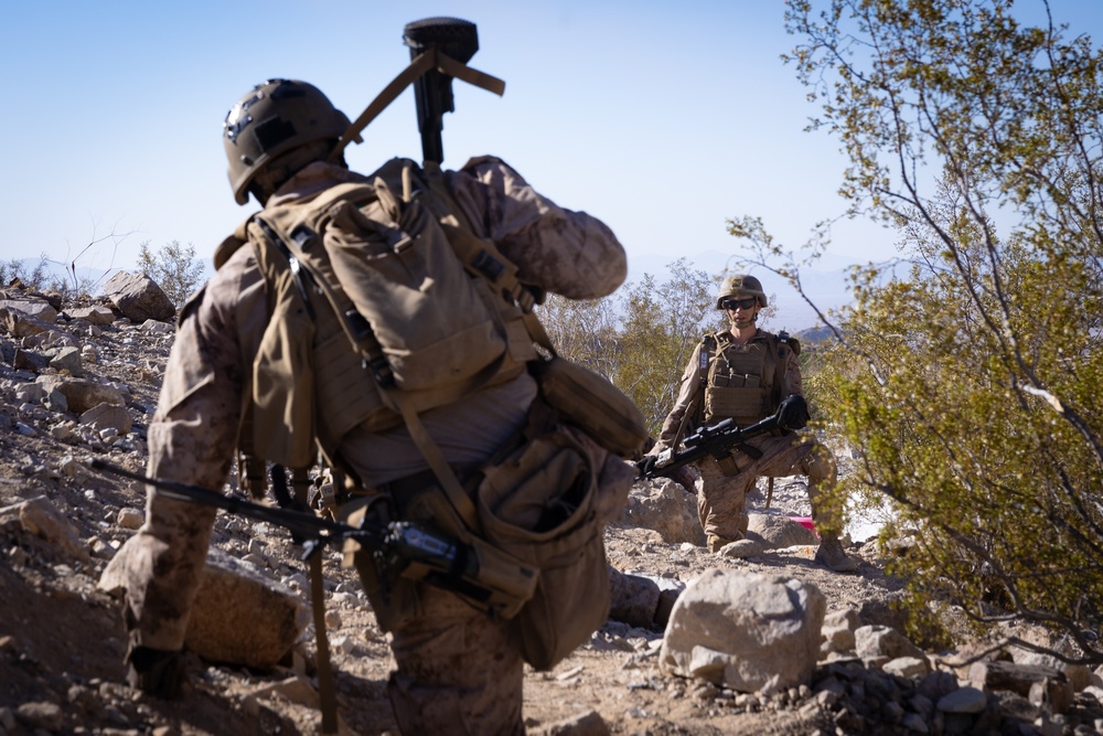 ITX 3-25: 4th Marine Division Commanding General Visits Marines at Range 400