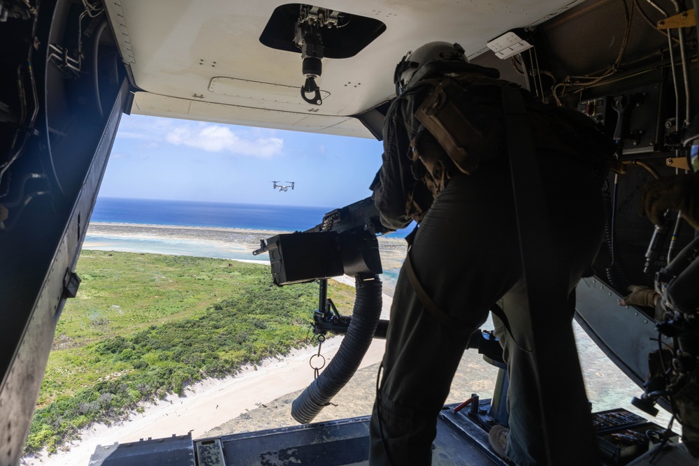 VMM-262 conducts live-fire exercise