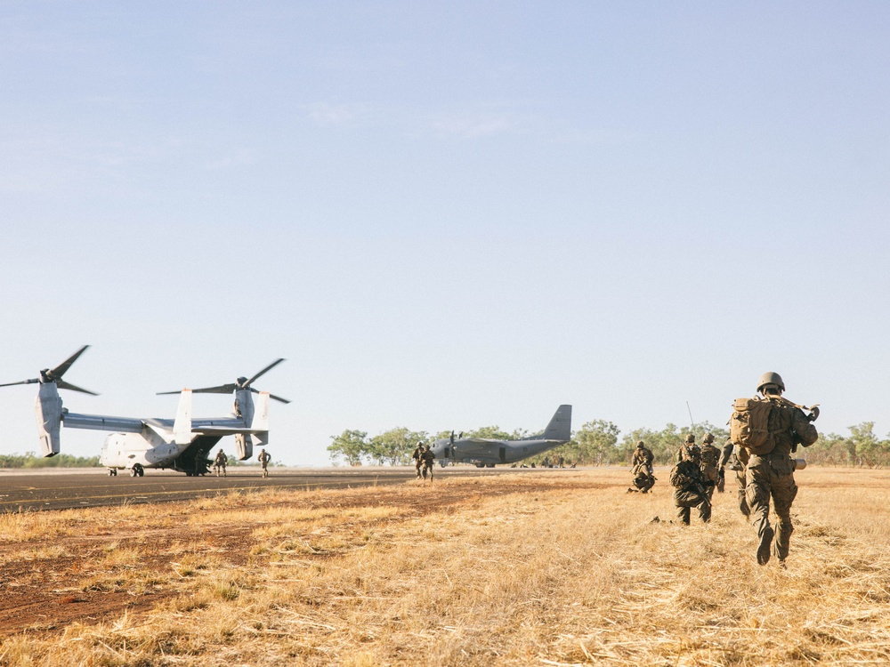 MRF-D 25.3: 2nd Bn., 1st Marines, ADF, VMM-363 conduct air assaults during Predator’s Run