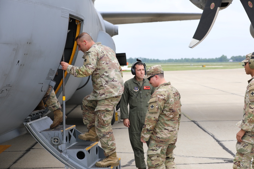 Illinois Army National Guard Soldiers Travel to Annual Training Aboard an Illinois Air National Guard C-130