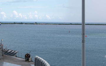 USS Blue Ridge departs Guam