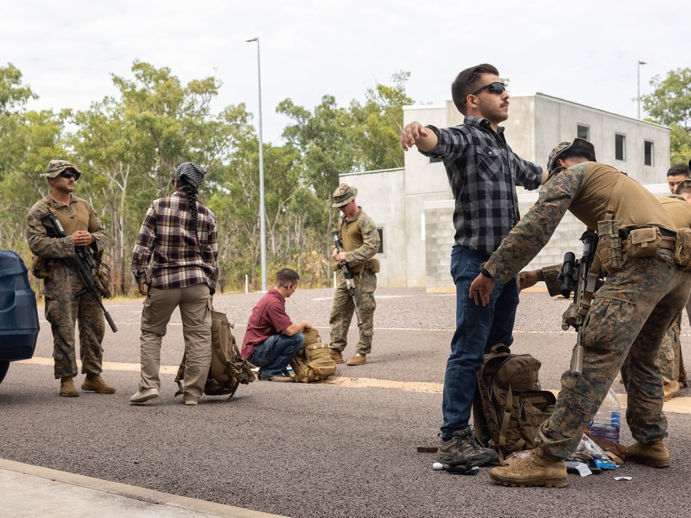 U.S. Marines, Sailors with MRF-D 25.3 conduct an integration check
