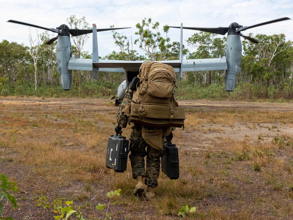 U.S. Marines, Sailors with MRF-D 25.3 conduct an integration check