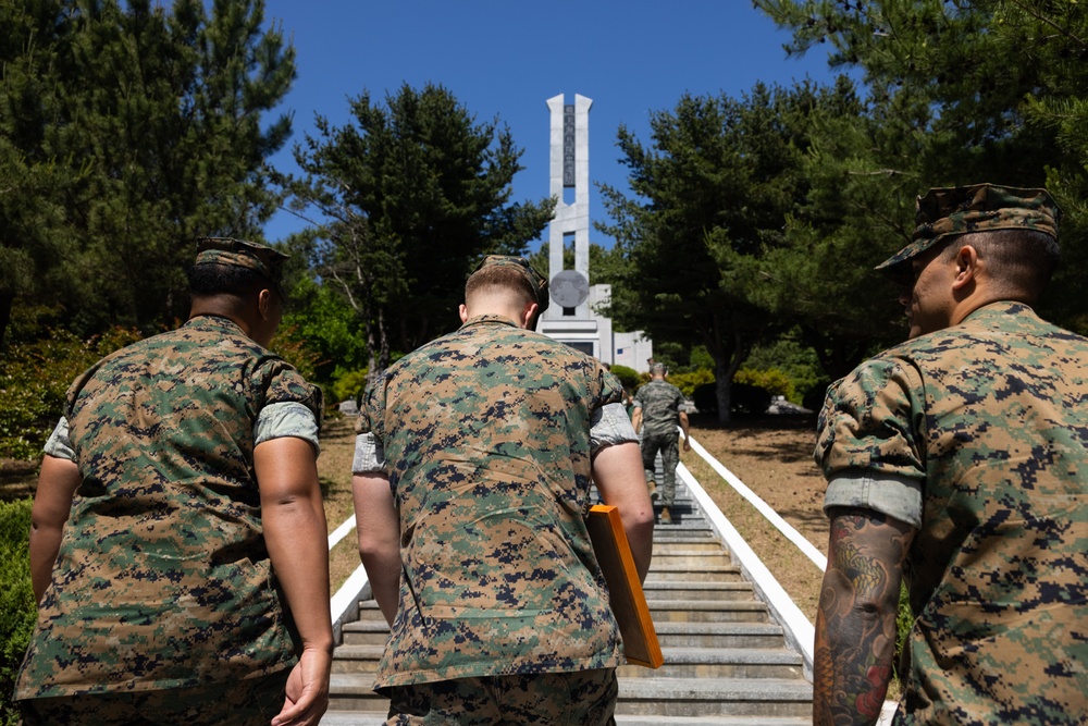 Activated Reserve Marines Participate in Commemoration ceremony with ROK Marines