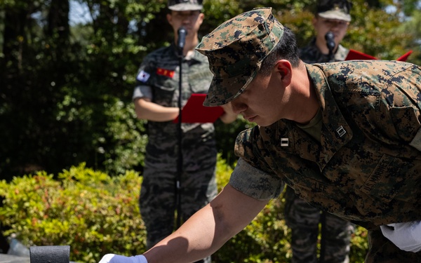 Activated Reserve Marines Participate in Commemoration ceremony with ROK Marines
