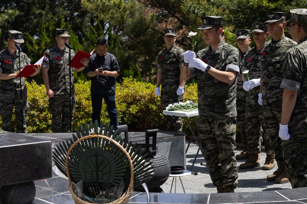 Activated Reserve Marines Participate in Commemoration ceremony with ROK Marines
