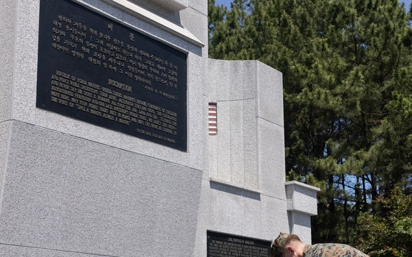 Activated Reserve Marines Participate in Commemoration ceremony with ROK Marines
