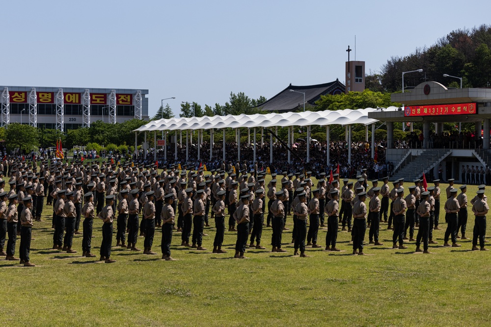 Activated Reserve Marines attend ROK Marines recruit graduation during Korea Viper 25.4