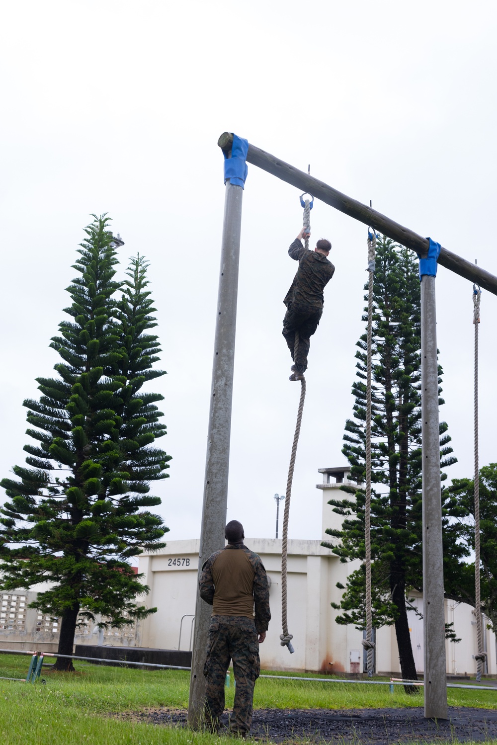 III MIG | Commstrat Marines Conduct O-Course
