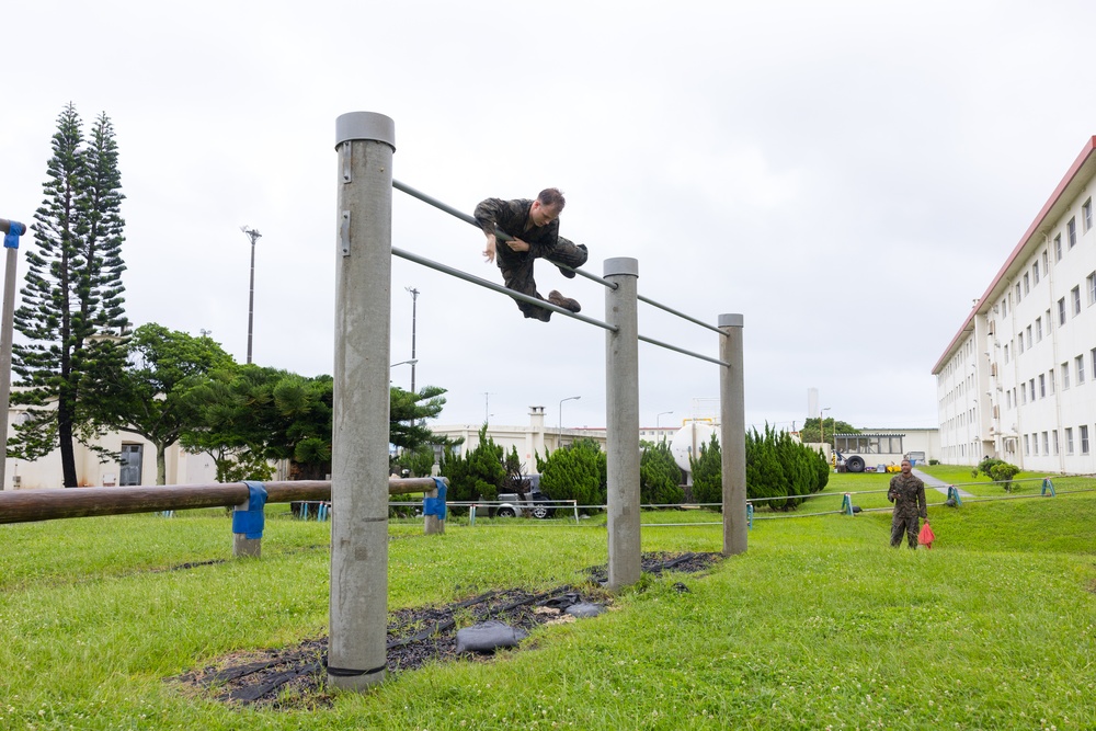 III MIG | COMMSTRAT Marines Conduct O-Course