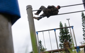 III MIG | COMMSTRAT Marines Conduct O-Course