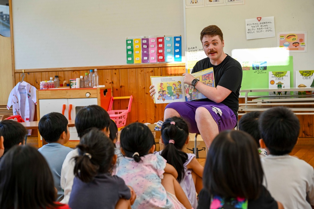 CFAO Sailors share storytime with children