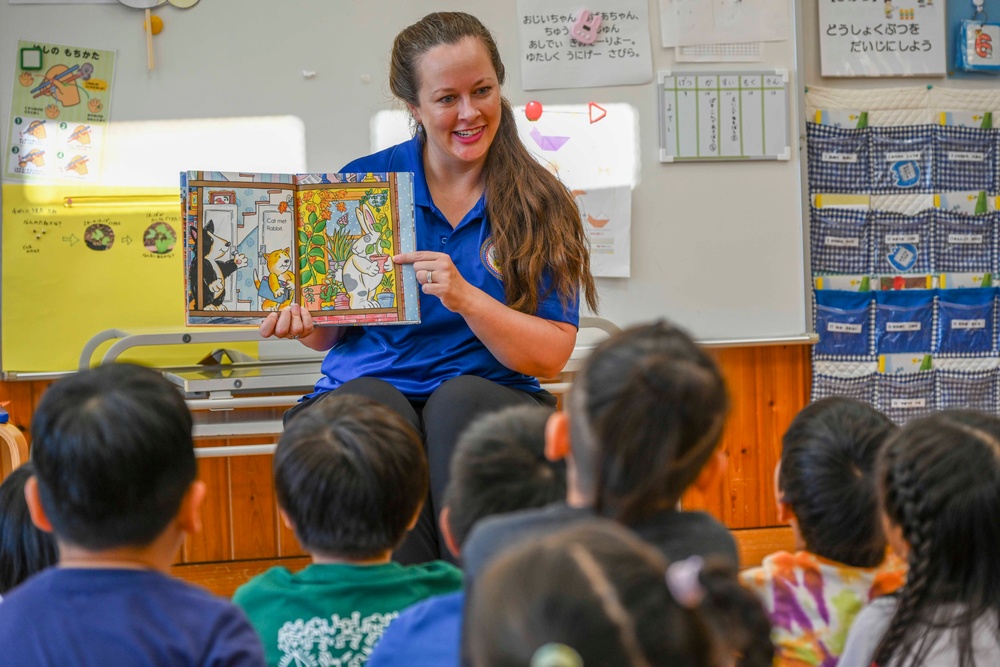 CFAO Sailors share storytime with children