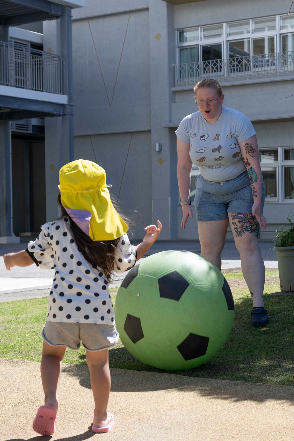 CFAO Sailors share storytime with children