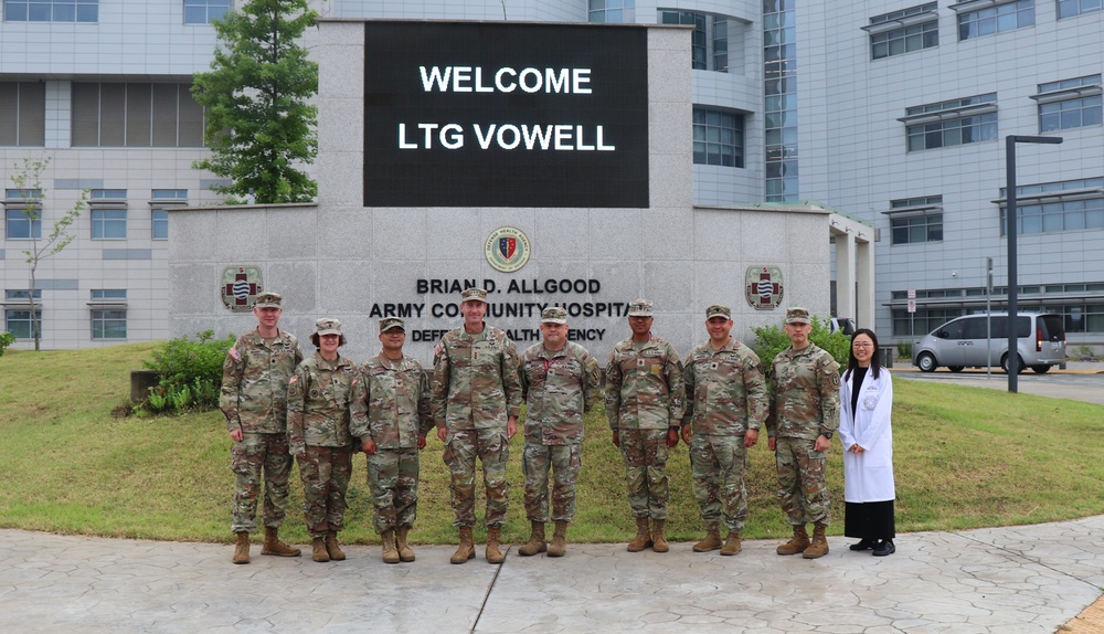 USARPAC Deputy Commanding General Visits Brian D. Allgood Army Community Hospital
