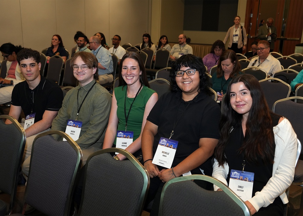 NAMRU San Antonio Research Interns attend Annual AIM Health R&amp;D Summit