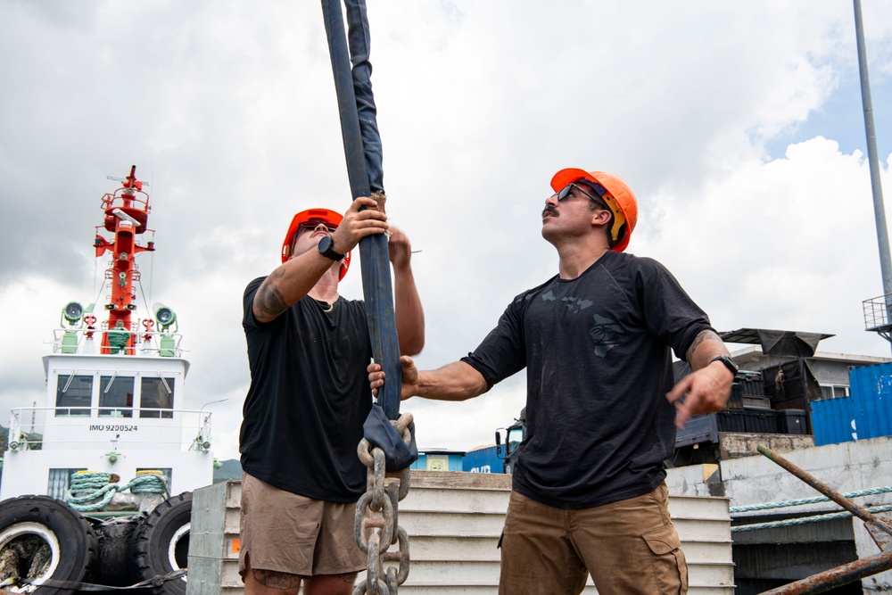 25-3VN Secures Equipment Onto Barge