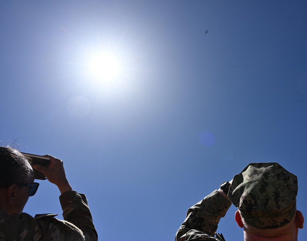 Soldiers Experiment with Technology at Arcane Thunder