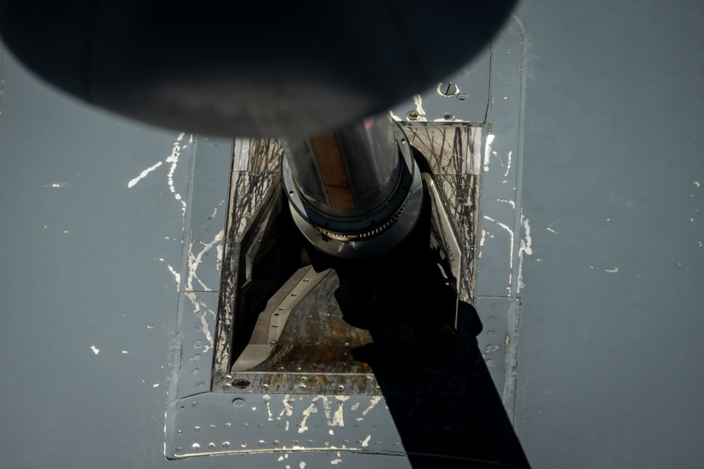 MacDill KC-135 refuels Charleston C-17s