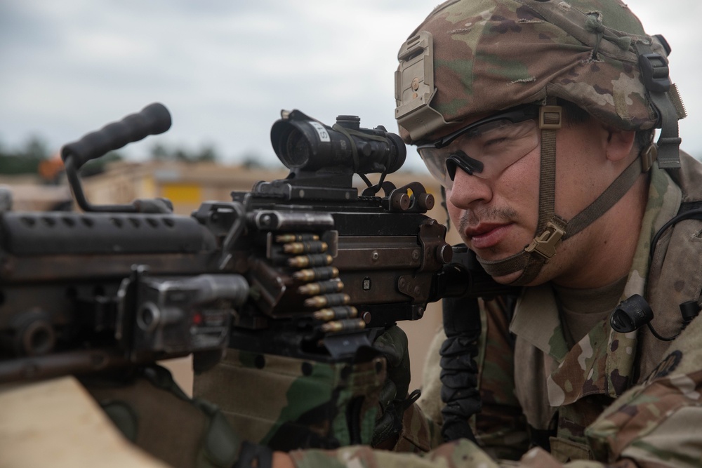 Iowa National Guard Soldier pulls security at JRTC