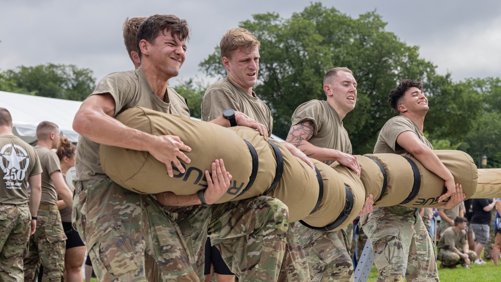 U.S. Army soldiers with the 11th Cyber Battalion, 780th Military Intelligence Brigade, Army Cyber Command, participate in a fitness competition during the Army's 250th Birthday Festival