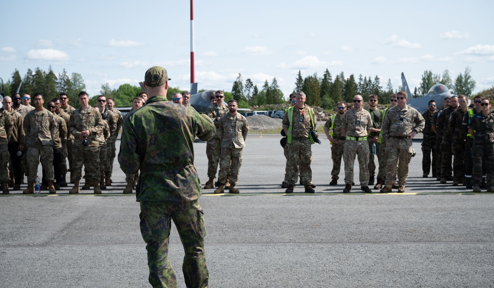 Atlantic Trident 25 cross-service hot pit refuel training
