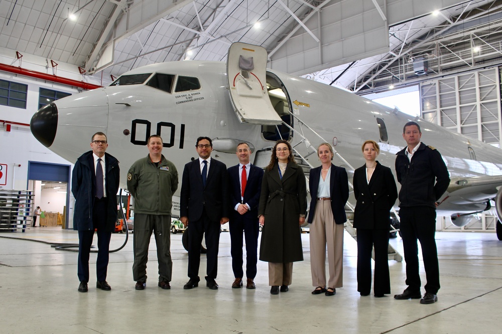 French Delegation visits U.S. VP Squadrons