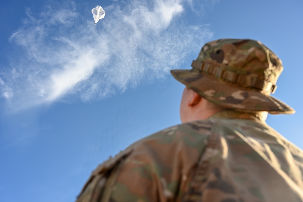 Soldiers Experiment with Technology at Arcane Thunder