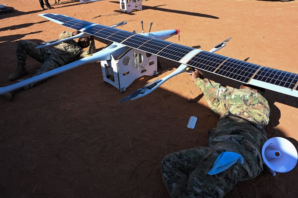 Soldiers Experiment with Aerial Reconnaissance Technology