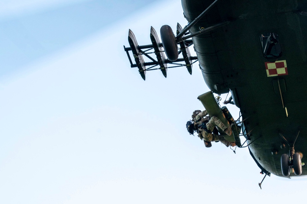 Polish SOF conduct training during BALTOPS25