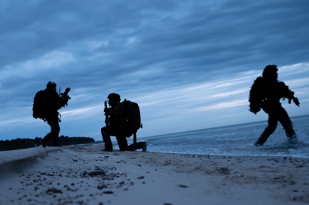 Polish SOF conduct training during BALTOPS25