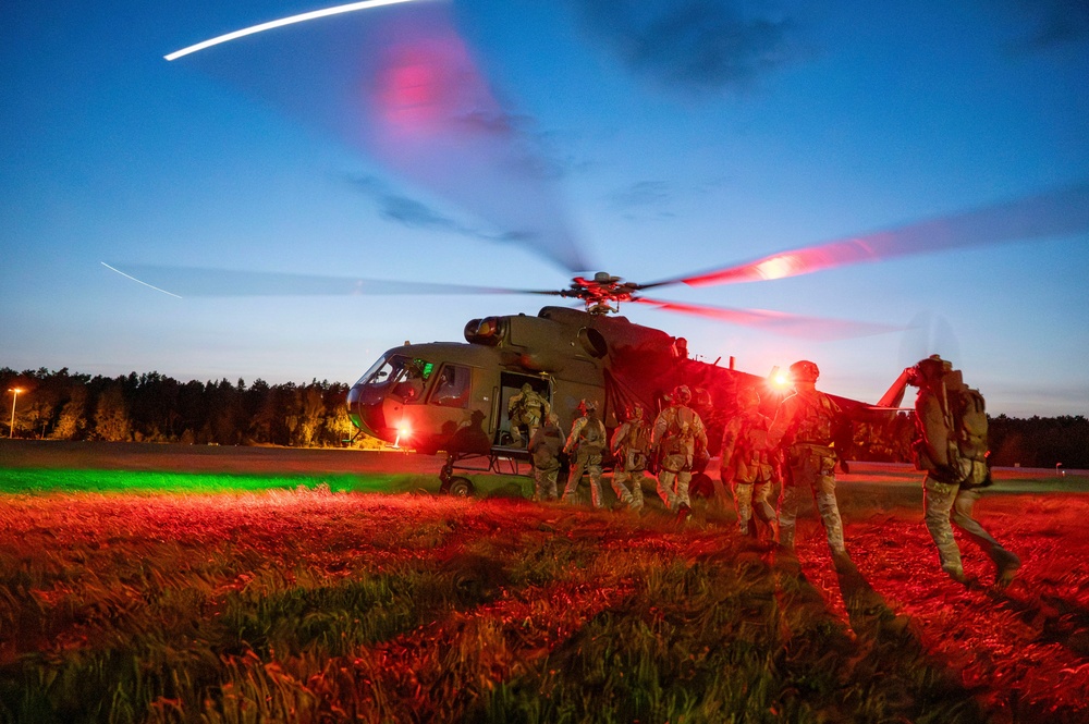 Polish SOF conduct training during BALTOPS25