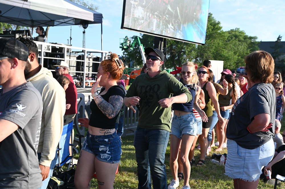 Gary Sinise and The Lt. Dan Band Kick off Fort Riley's 2025 Summer Concert Series