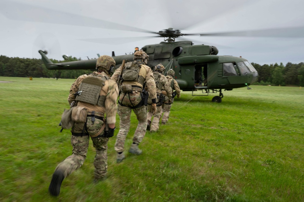 Polish SOF conduct training during BALTOPS25