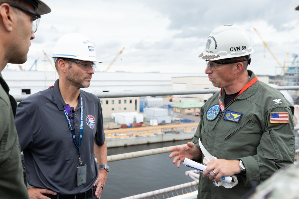 Ike Conducts Planned Incremental Availability maintenance period