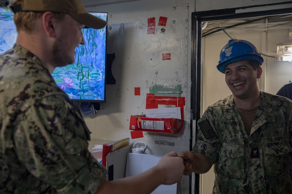 Ike Conducts Planned Incremental Availability maintenance period