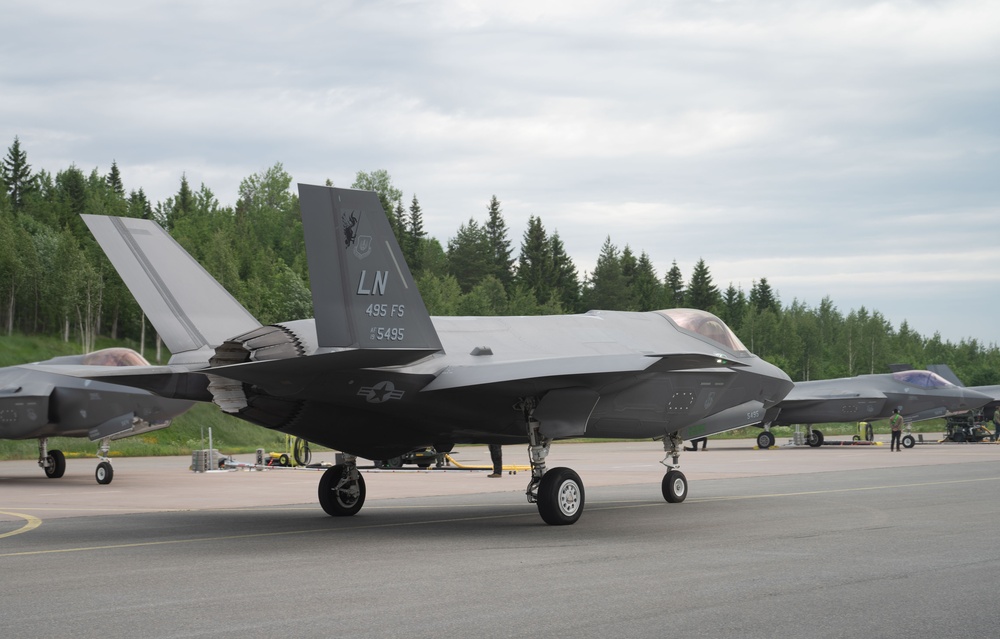 Atlantic Trident sorties powered by Maintainers