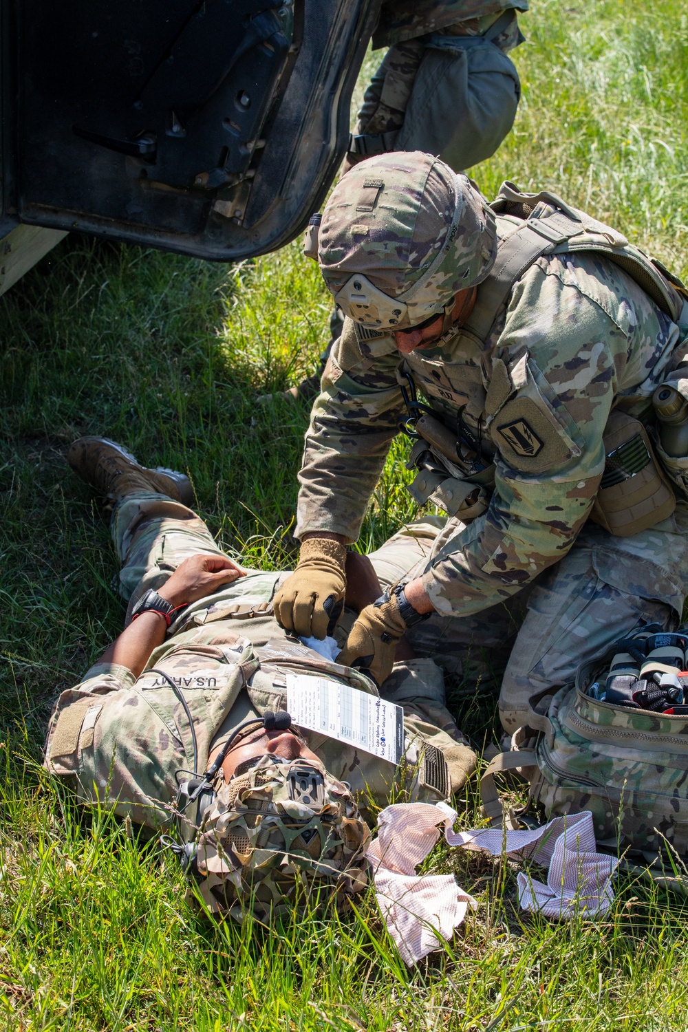 41st FAB Soldiers conduct medical operations during a simulated mass casualty attack during Saber Guardian 25