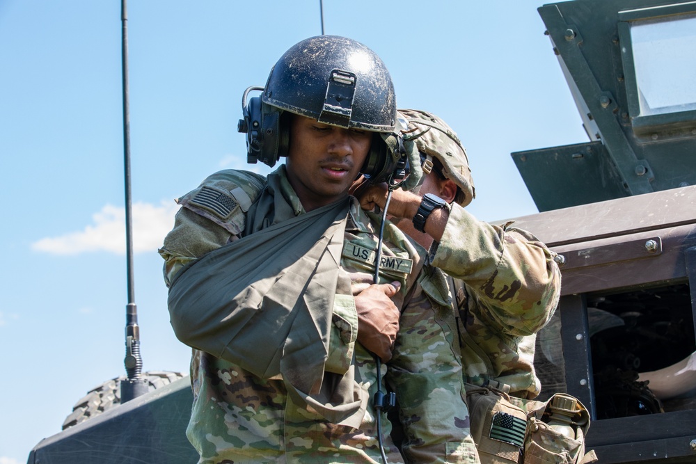 41st FAB Soldiers conduct medical operations during a simulated mass casualty attack during Saber Guardian 25